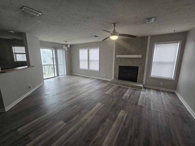 6821 Willowbrook Dr in Fayetteville, NC - Building Photo - Building Photo