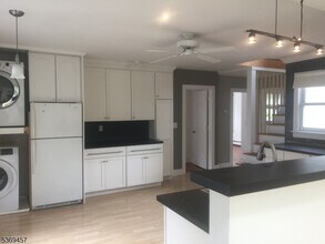 21 Forest St in Montclair, NJ - Building Photo - Building Photo