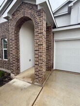 100 Camargue Dr in Hutto, TX - Building Photo - Building Photo
