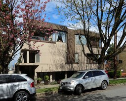 1201-1205 W 7th Ave in Vancouver, BC - Building Photo