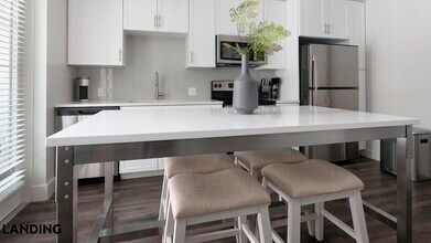 2220 W First St, Unit 167 in Ft. Myers, FL - Building Photo - Building Photo