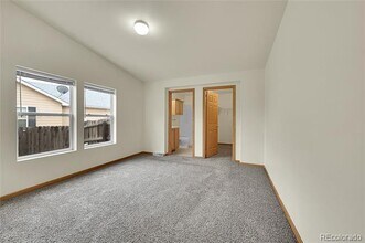 2493 Carriage Dr in Milliken, CO - Foto de edificio - Building Photo