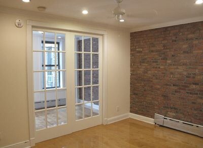120 Christopher St in New York, NY - Building Photo