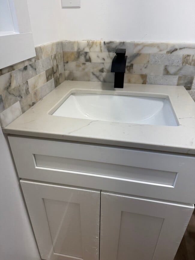 2572 Perry Ave in Bremerton, WA - Building Photo - Building Photo