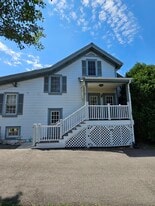 236 Robert Parker Coffin Rd in Long Grove, IL - Building Photo