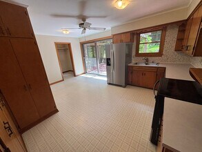 1054 N Eva Ave in Fayetteville, AR - Building Photo - Building Photo