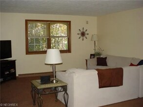 6685 Ravenwood Ave NW in Canton, OH - Building Photo - Building Photo