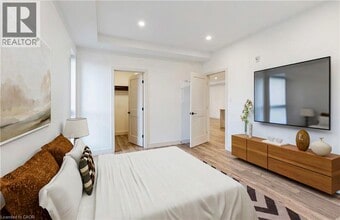 4390 Hillview Dr in Beamsville, ON - Building Photo - Building Photo