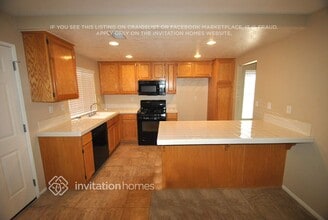 5059 N Tamarron Ct in San Bernardino, CA - Foto de edificio - Building Photo