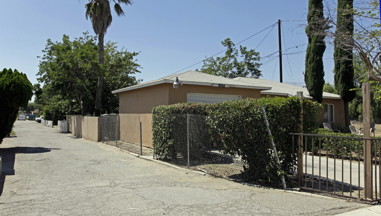 Date Street Apartments in Fontana, CA - Building Photo