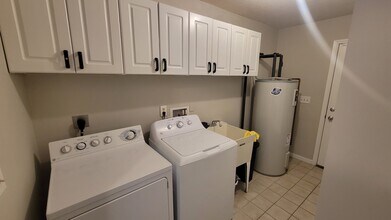 615 Hilltop Terrace in Tallmadge, OH - Building Photo - Building Photo