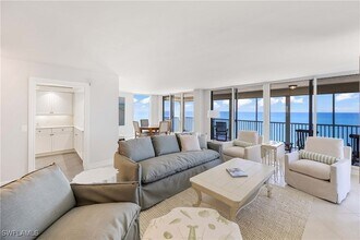 10691 Gulf Shore Dr, Unit 1201 in Naples, FL - Building Photo - Building Photo
