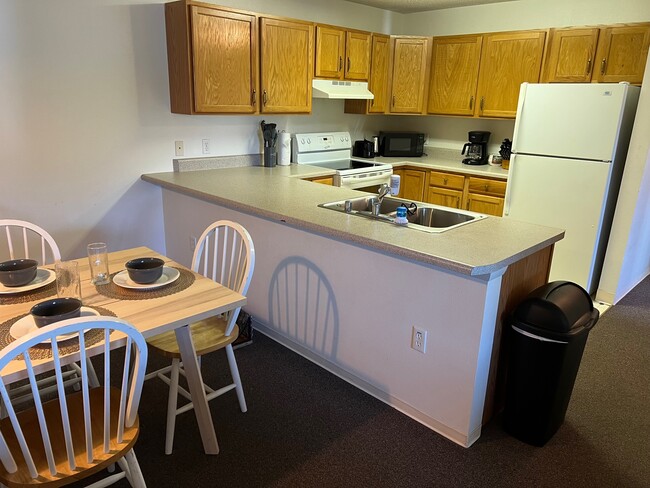 Pet Friendly 4br 2 bath Pioneer Apartments photo'