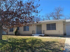 706 Forest Dr in Belton, TX - Building Photo