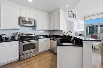 500 Throckmorton St in Fort Worth, TX - Foto de edificio - Building Photo