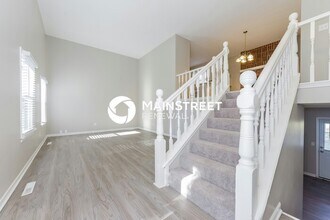 514 NE Deerfield Cir in Lee's Summit, MO - Building Photo - Building Photo
