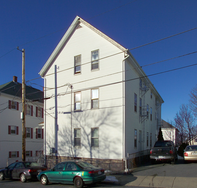 216 Tremont St in Fall River, MA - Building Photo - Building Photo