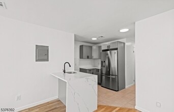 702 4th Ave in Elizabeth, NJ - Building Photo - Building Photo