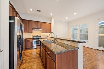 2202 Hilshire Terrace Ct in Houston, TX - Building Photo - Building Photo