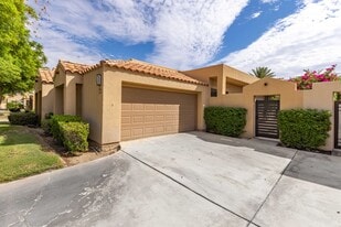 22 Oak Tree Dr in Rancho Mirage, CA - Building Photo