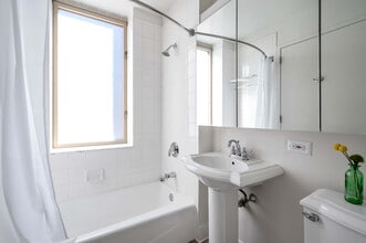 1501 Lexington Ave in New York, NY - Building Photo - Building Photo