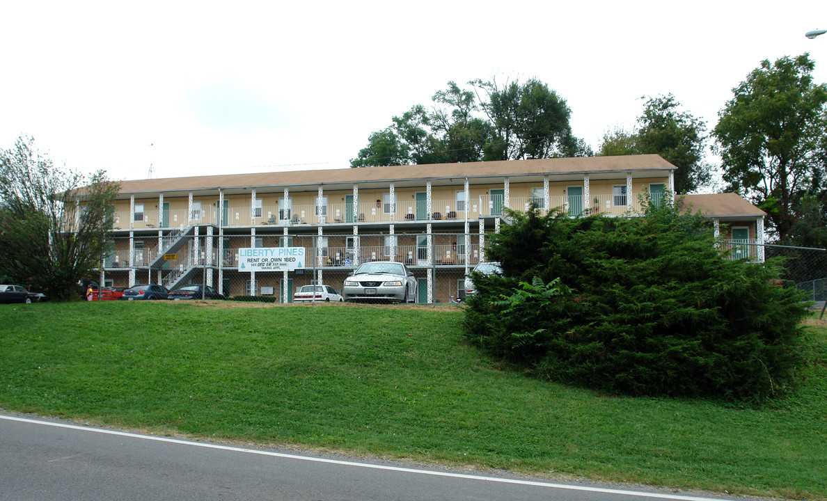 Liberty Pines in Roanoke, VA - Building Photo