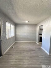 1799 York Way in Sparks, NV - Foto de edificio - Building Photo