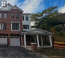 17 Mill St in Kitchener, ON - Building Photo