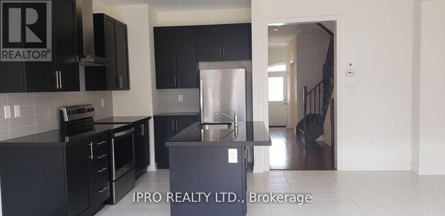 52 Adventura Rd in Brampton, ON - Building Photo - Building Photo