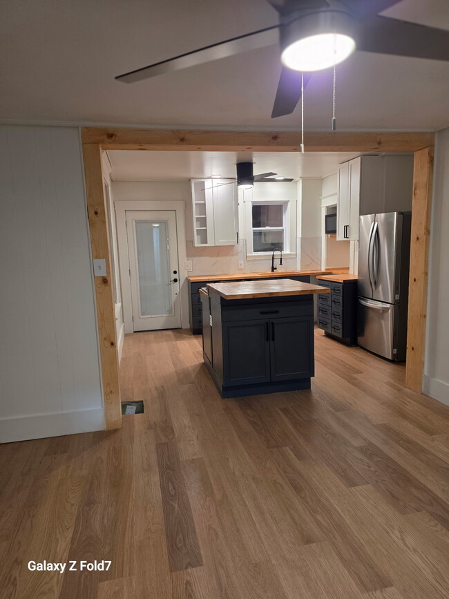 5209 Warren Ave in Cincinnati, OH - Foto de edificio - Building Photo