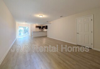 7808 Playschool Ln in Jacksonville, FL - Building Photo - Building Photo