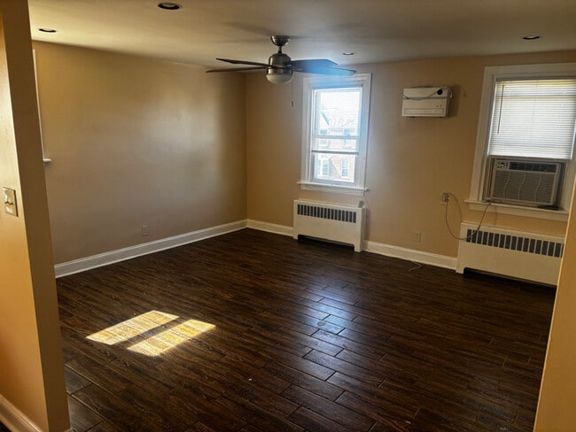 8009 Rodney St in Philadelphia, PA - Building Photo - Building Photo