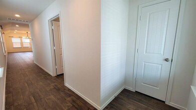 504 Sandringham Lp in Kyle, TX - Building Photo - Building Photo