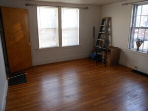 117 Auburn St, Unit 1 in Medford, MA - Building Photo - Building Photo