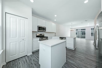 225 Lakeshore Dr in Oswego, IL - Building Photo - Building Photo