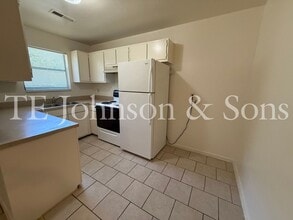 1604 Oak Croft Dr in Winston-Salem, NC - Building Photo - Building Photo