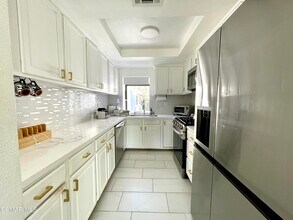6524 Stoney View Ln in Simi Valley, CA - Building Photo - Building Photo