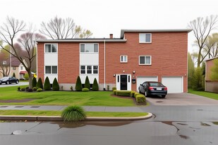 6 Kippy Dr, Unit 6 in Waban, MA - Building Photo
