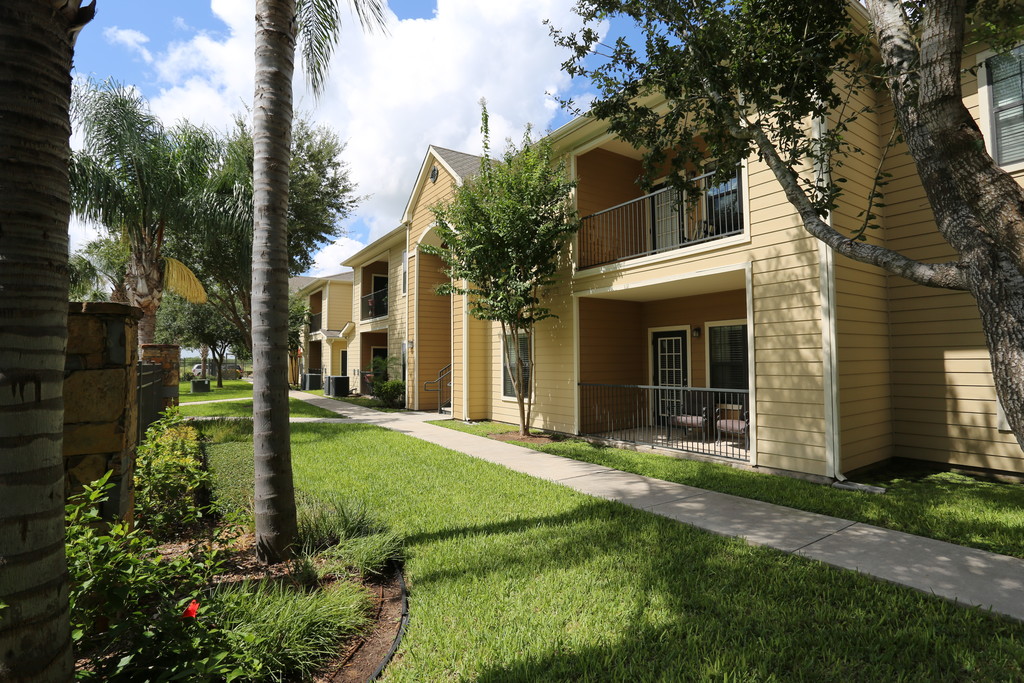 The Reserve at Cimarron Apartments in Mission, TX