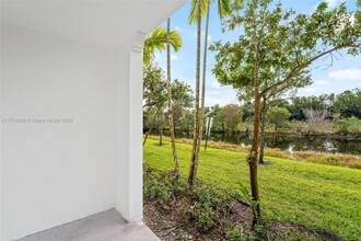 10170 SW 7th St, Unit #411 in Pembroke Pines, FL - Building Photo - Building Photo