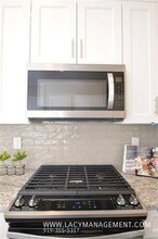 122 Philip's Square in Chapel Hill, NC - Building Photo - Building Photo