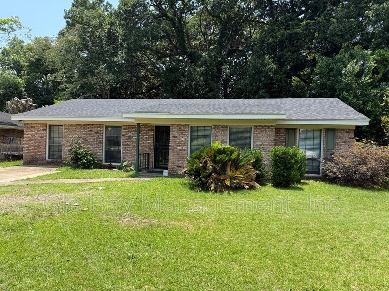 702 Ynestra Dr in Mobile, AL - Building Photo
