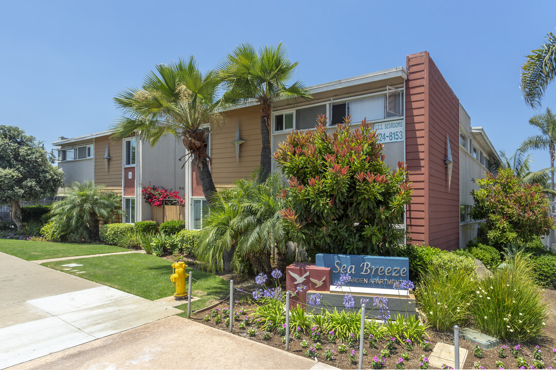 Sea Breeze Garden Apartments in Imperial Beach, CA - Building Photo