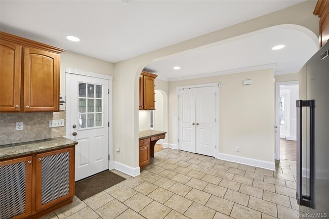 381 Bedford Rd in Pleasantville, NY - Building Photo - Building Photo