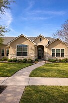 3813 Estes Pk in College Station, TX - Building Photo