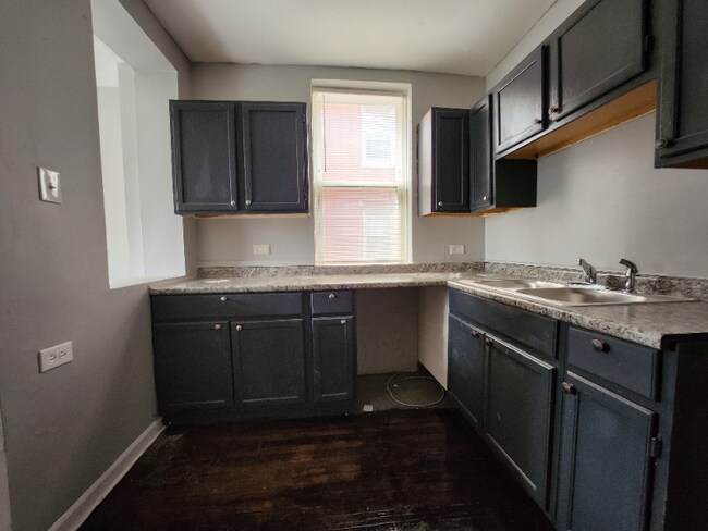 5903 W Huron St in Chicago, IL - Building Photo - Building Photo