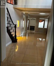 5923 Sidmouth St in Mississauga, ON - Building Photo - Building Photo