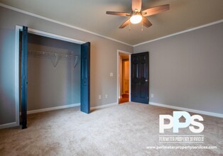 2145 Bolton Rd NW in Atlanta, GA - Building Photo - Building Photo