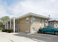 67 E Blecke Ave in Addison, IL - Building Photo - Building Photo