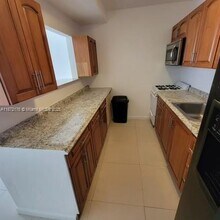 1845 Pembroke Rd in Hollywood, FL - Building Photo - Building Photo